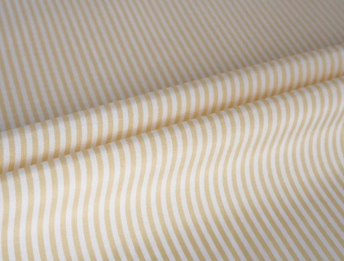 고급 드레스 디자인에서 내구성 있고 아름다운 원사 염색 슬리브 안감 직물의 적용